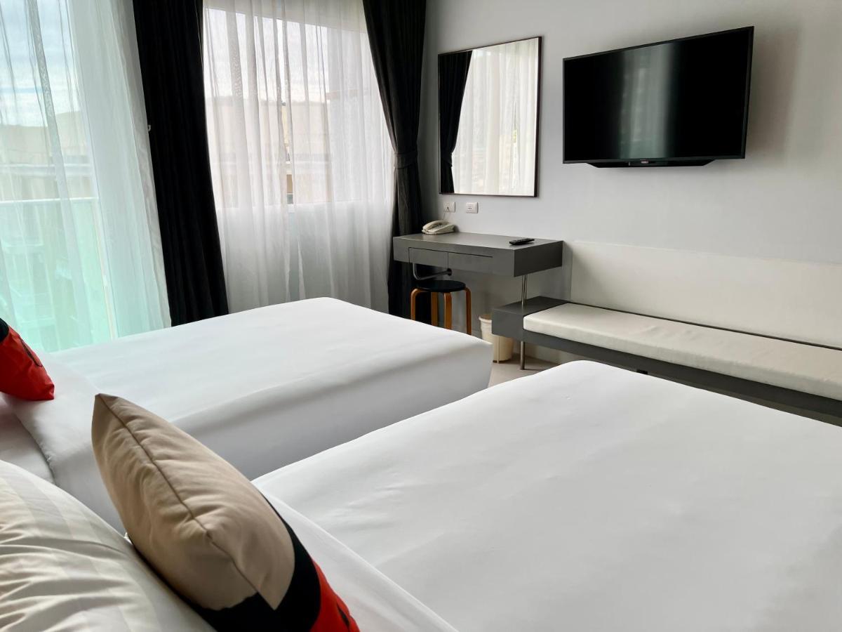 Отель Centro One Patong Экстерьер фото
