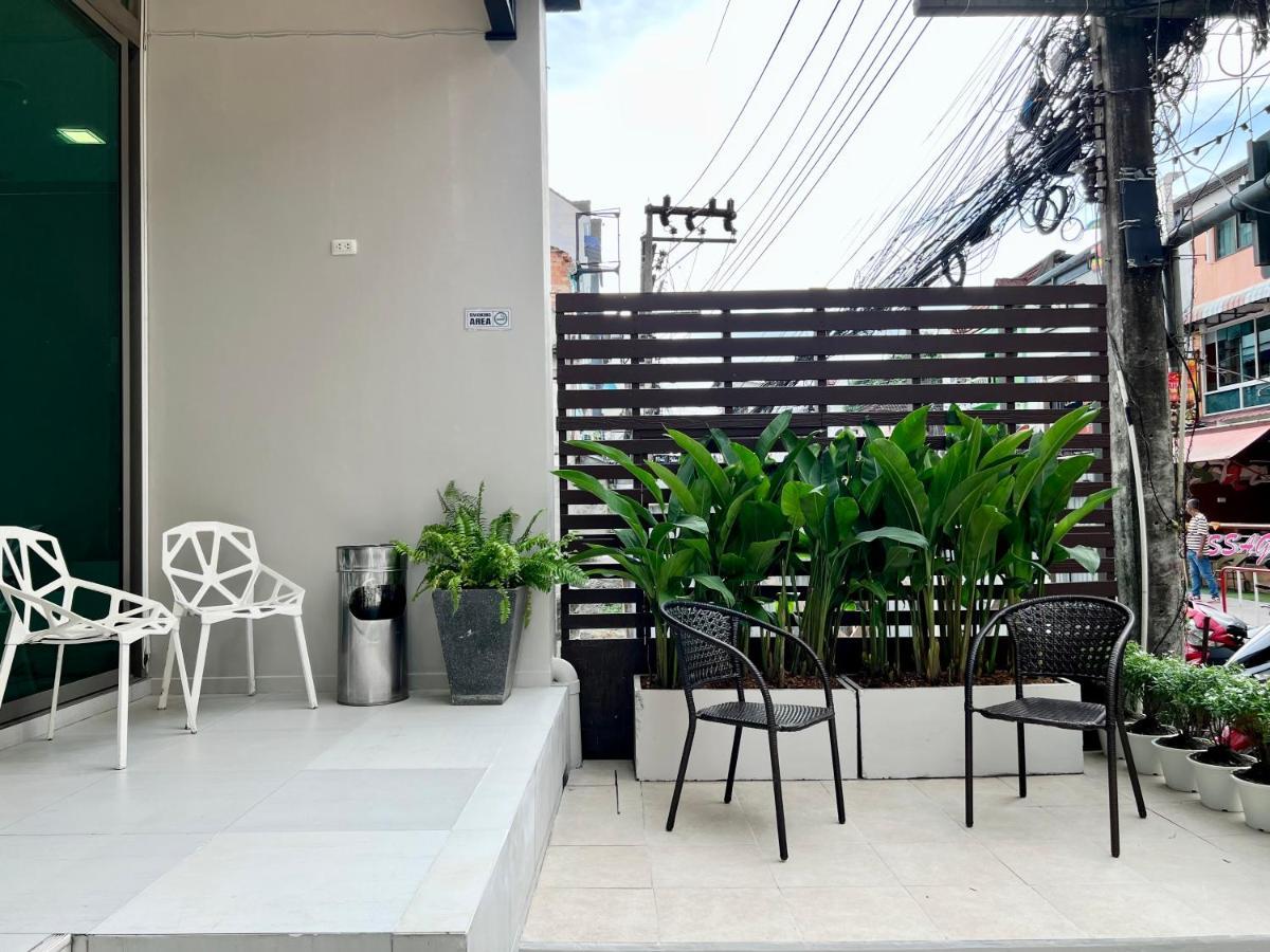 Отель Centro One Patong Экстерьер фото