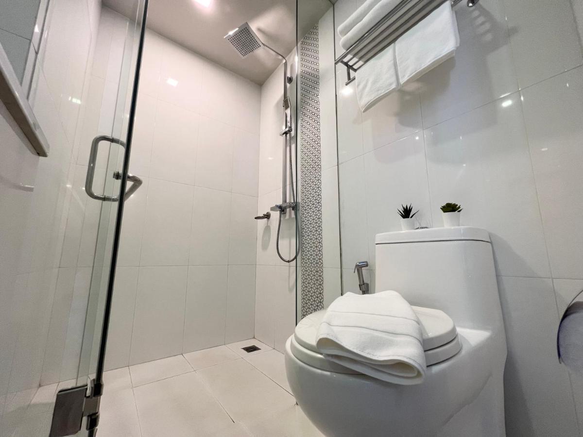 Отель Centro One Patong Экстерьер фото